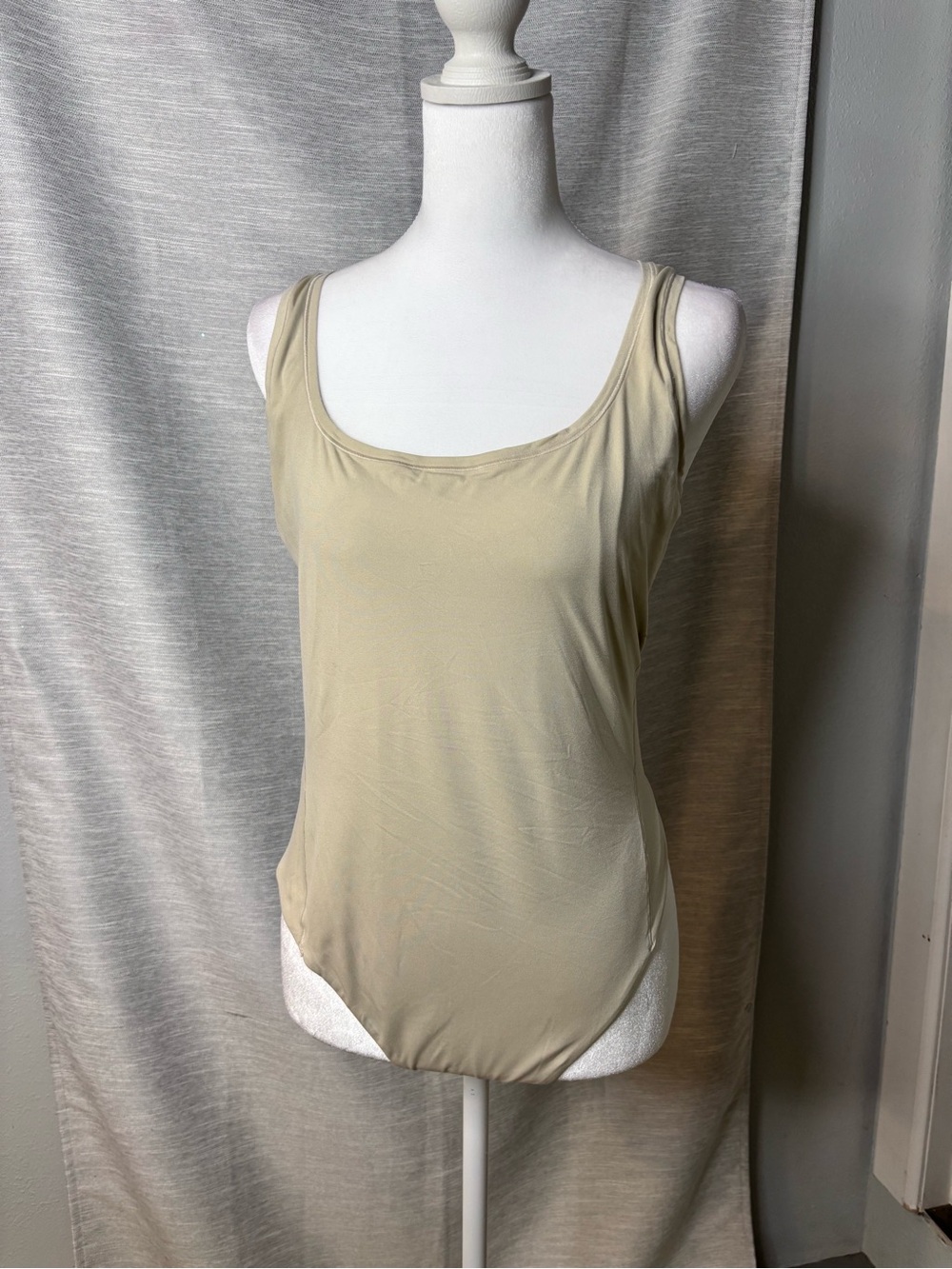 Lululemon Scoop Neck Tank in Light Beige